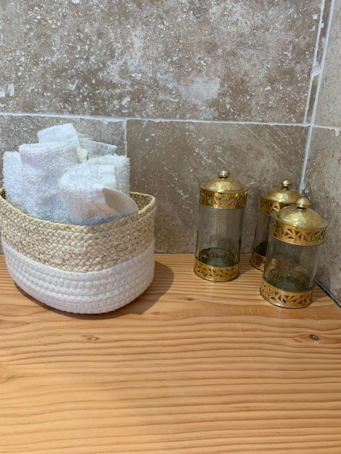 Le Cabanon De Val Bed & Breakfast Gassin Eksteriør bilde